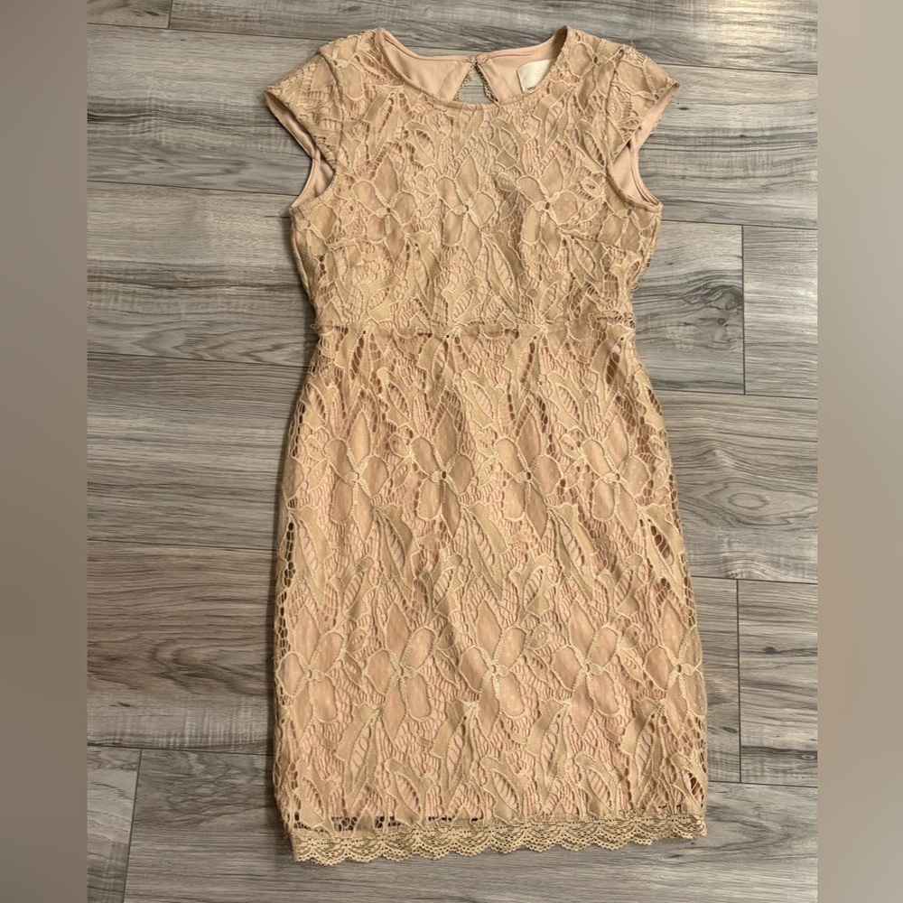 3/$25 Vero Moda Nude Blush Lace Dress | Open Back | Size Small